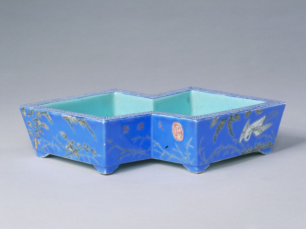 图片[1]-Blue-ground ink-colored flower-and-bird pattern Fangsheng flowerpot-China Archive